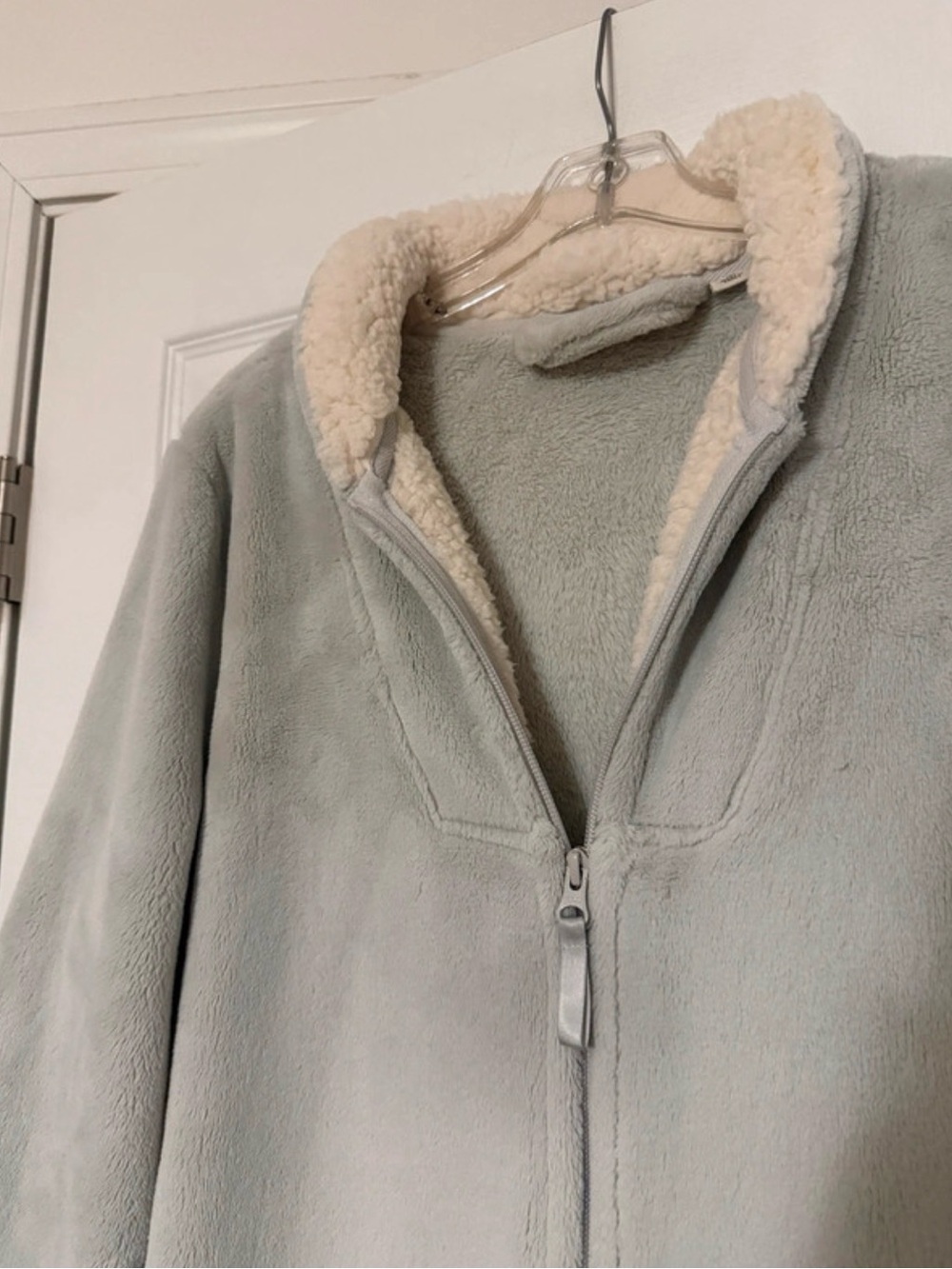 L.L.Bean Women's Wicked Plush Full-Zip Robe Size US L. - Picture 2 of 11